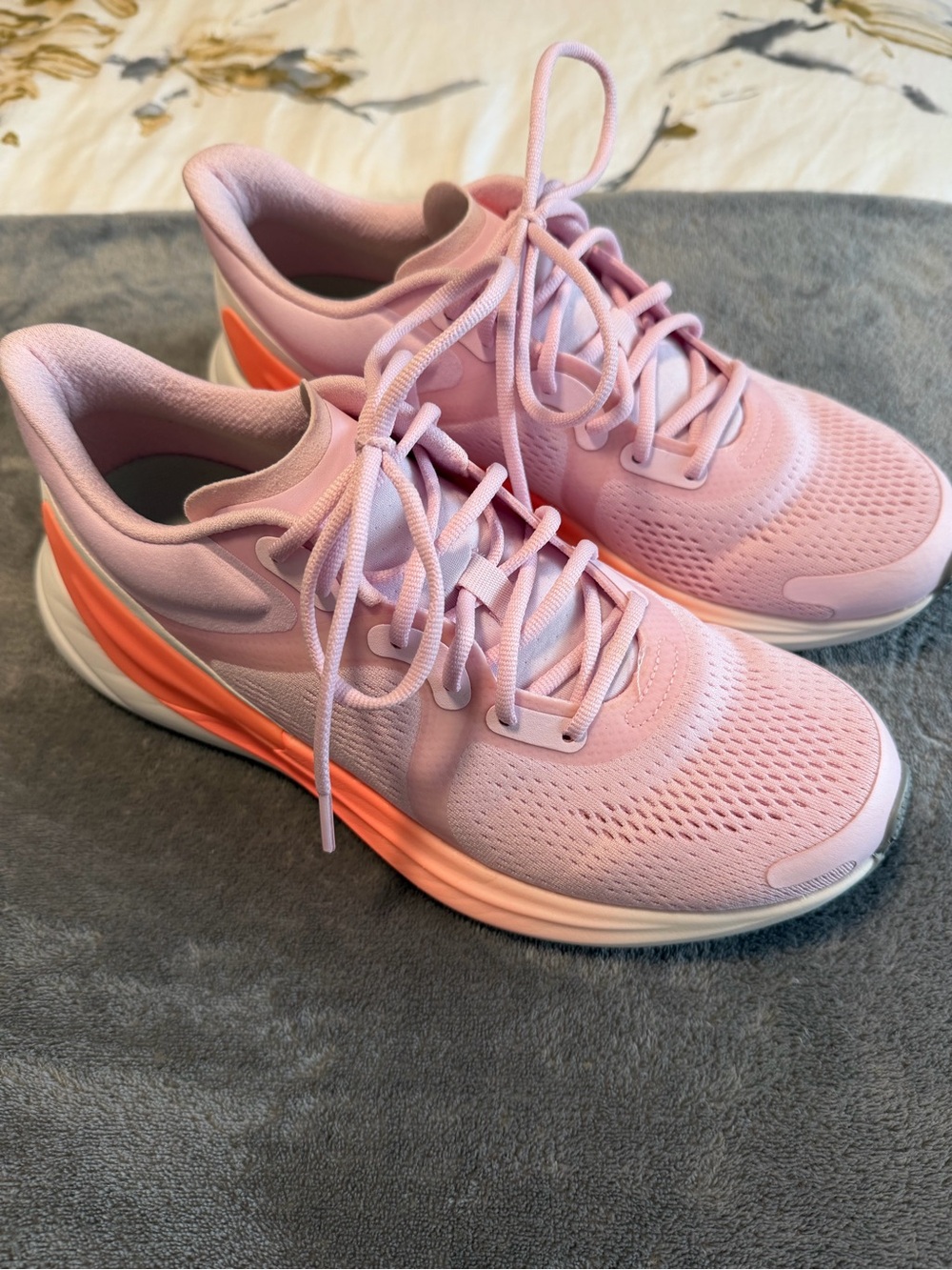 lululemon athletica Blissfeel Sneakers Running Shoes Peony/Sunset/Alpine Size 8